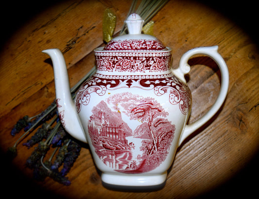 Cambridge Staffordshire Old English Ironstone Teapot         Sku: C380