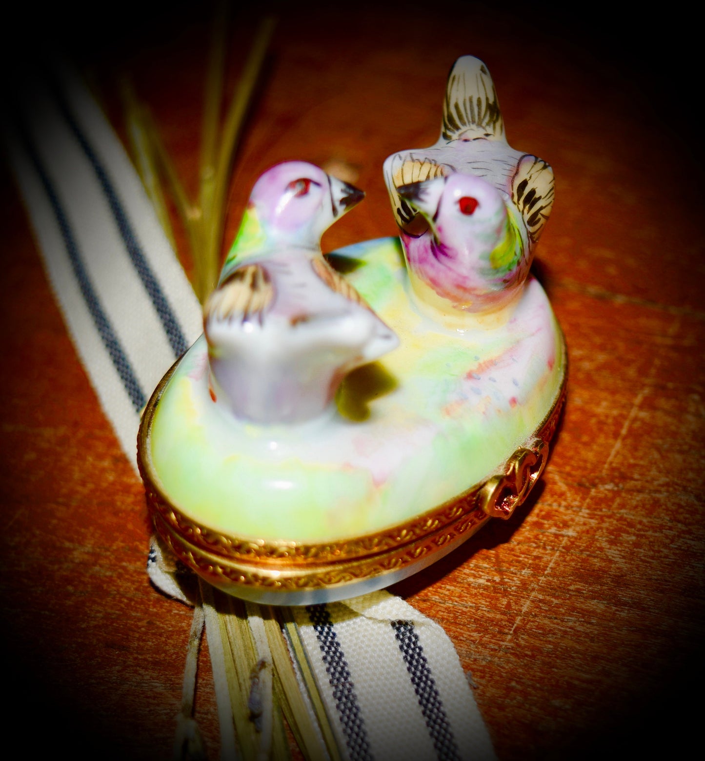 Two Love Doves From Limoges France       Sku: L300