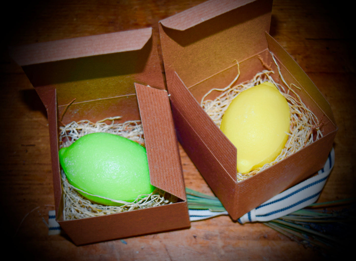 French Hard Milled Lemon and Lime - Citron et Citron Vert Soap.       Sku: BB002