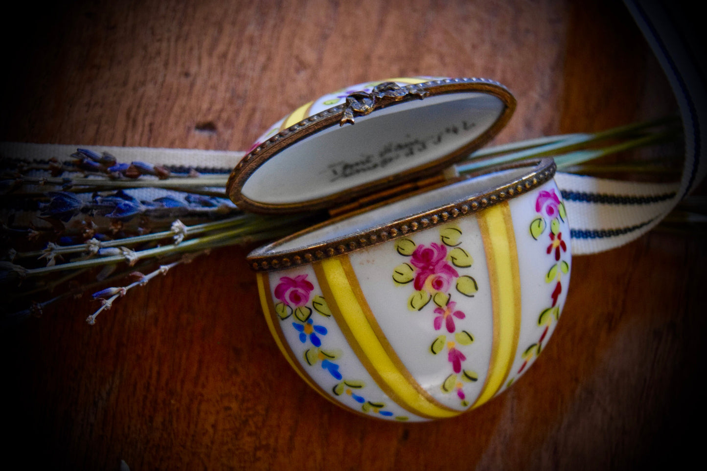 Vintage French Round Limoges Box with Floral Pattern                   Sku: L336