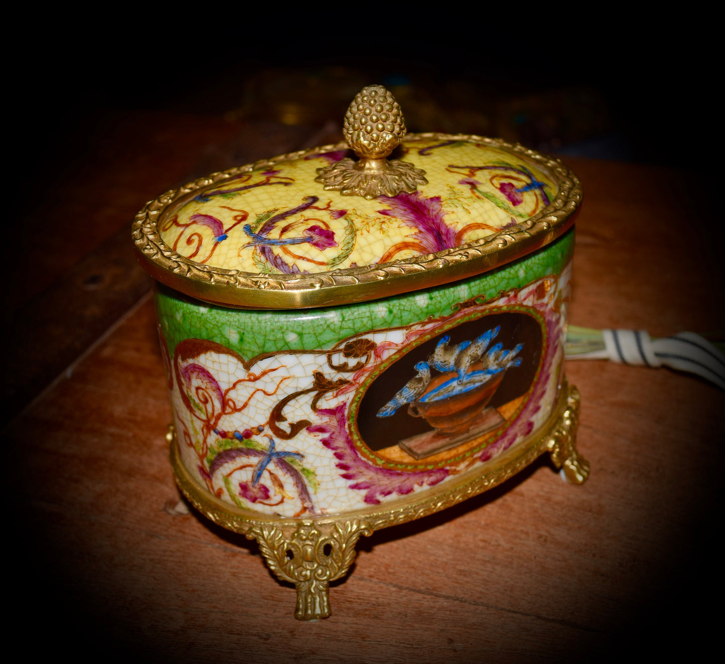 Beautiful Porcelain Casket Box                     Sku: C515