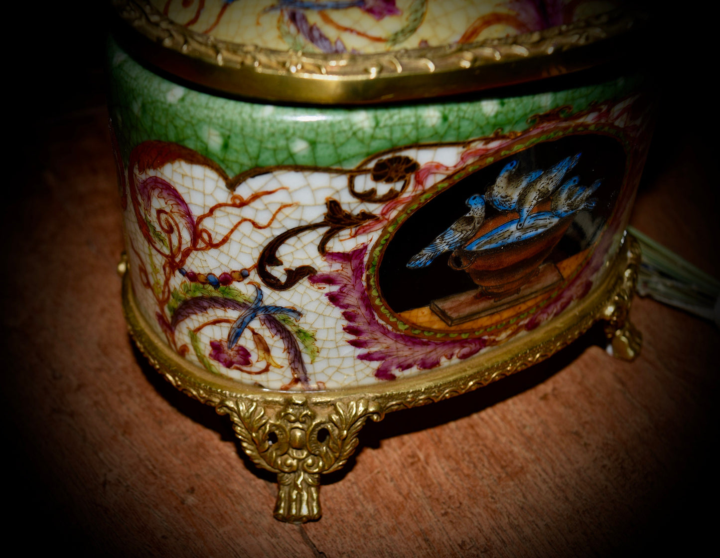 Beautiful Porcelain Casket Box                     Sku: C515