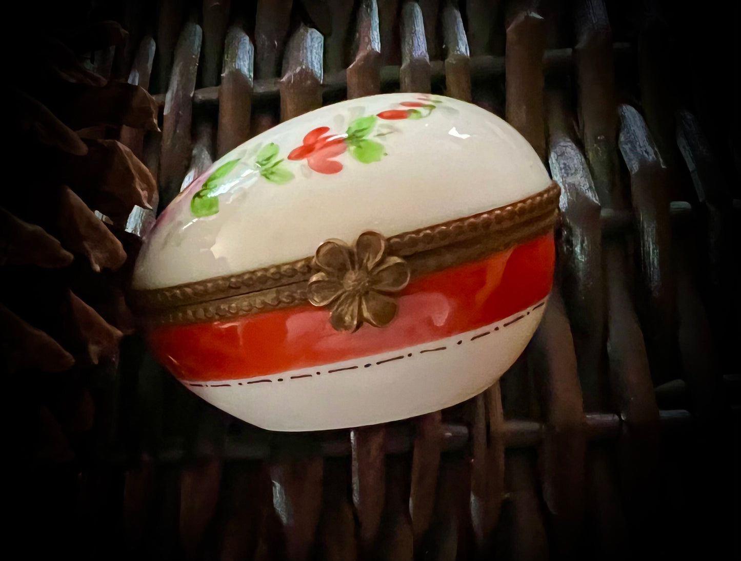 Vintage Limoges Egg Box        SKU: L324