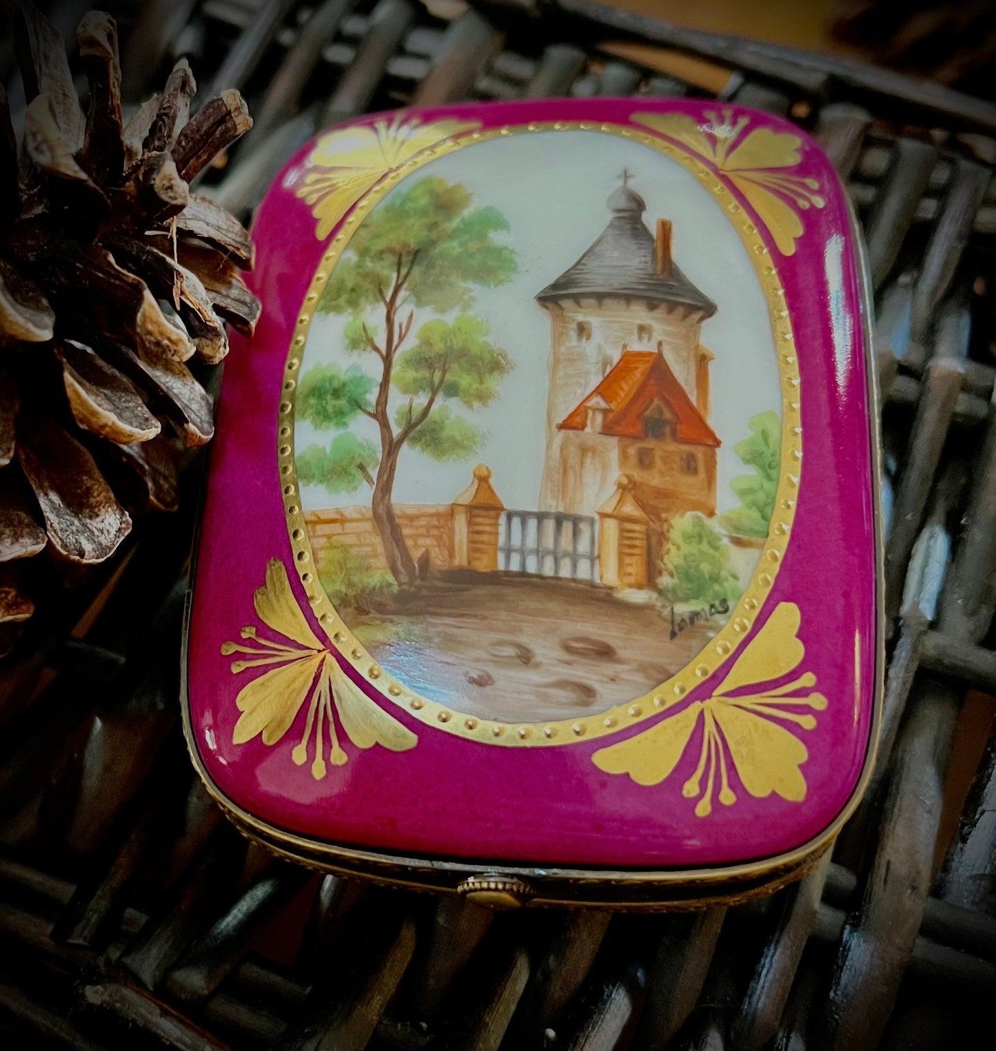 Vintage French Limoges Box with A Country Scene               Sku: L327