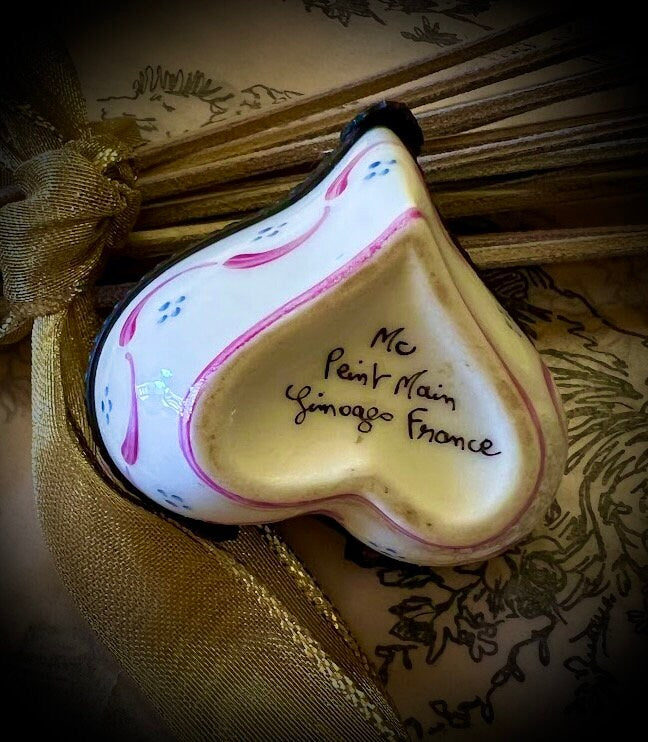 Vintage Heart French Limoges Box Signed              Sku: L332