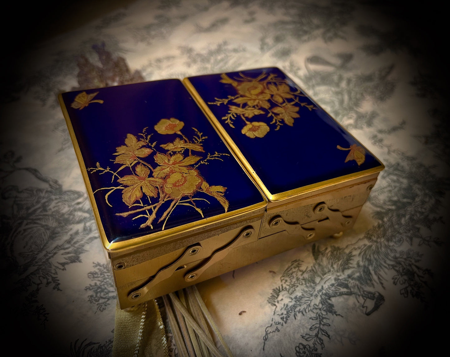 Vintage Folding Jewelry Box With Porcelain Top                        Sku: C003