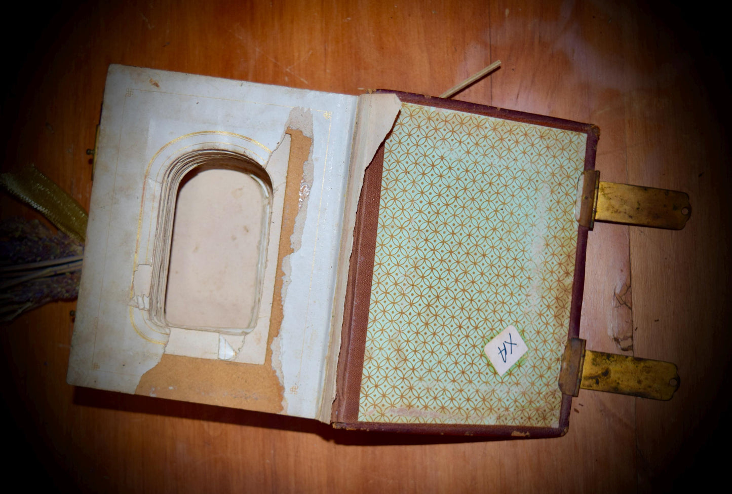 Antique Photo Album with Latches c.1880's to 1920's         Sku: C100