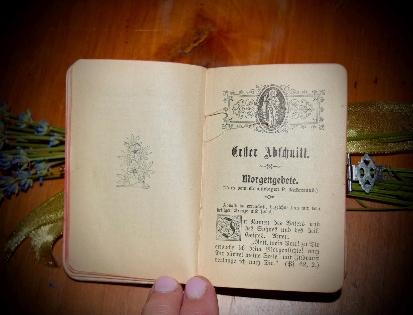 Antique German Prayer Book, "Schukengeloder" c.1800's     Sku: R011