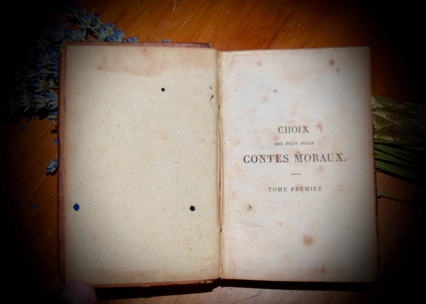 Old French Book " Choix Des plus Jolis Contes Moraux" c.1822                  Sku: B016