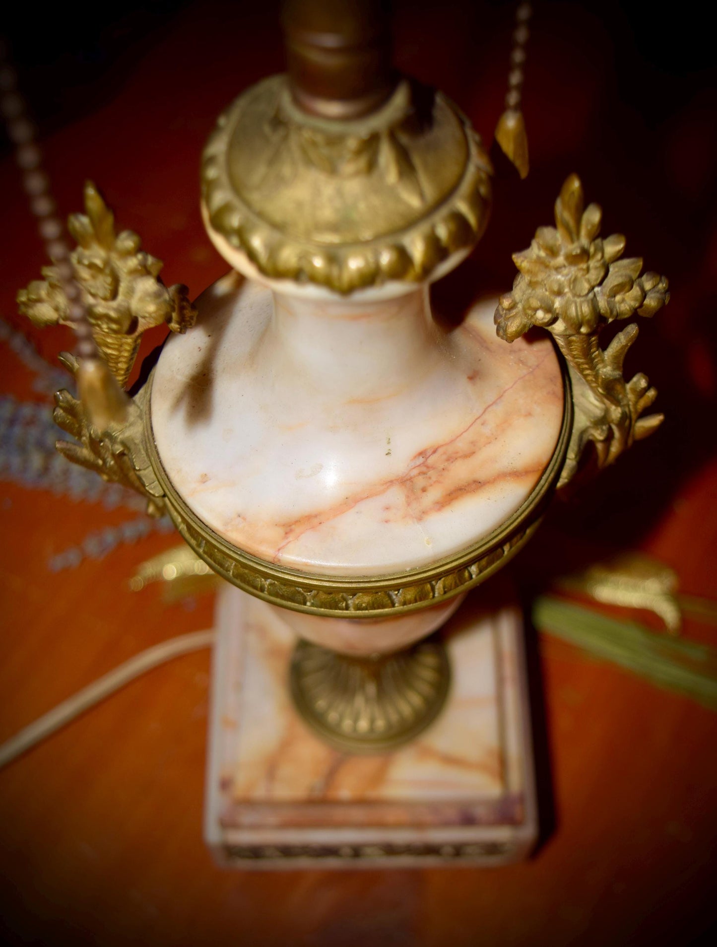 French Antique Marble Ormolu NeoClassical Table Lamp c. 1800's.       Sku: C255