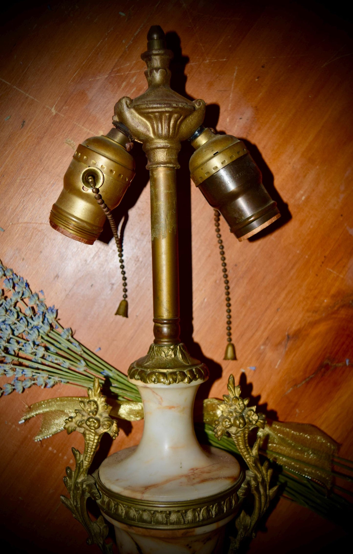 French Antique Marble Ormolu NeoClassical Table Lamp c. 1800's.       Sku: C255