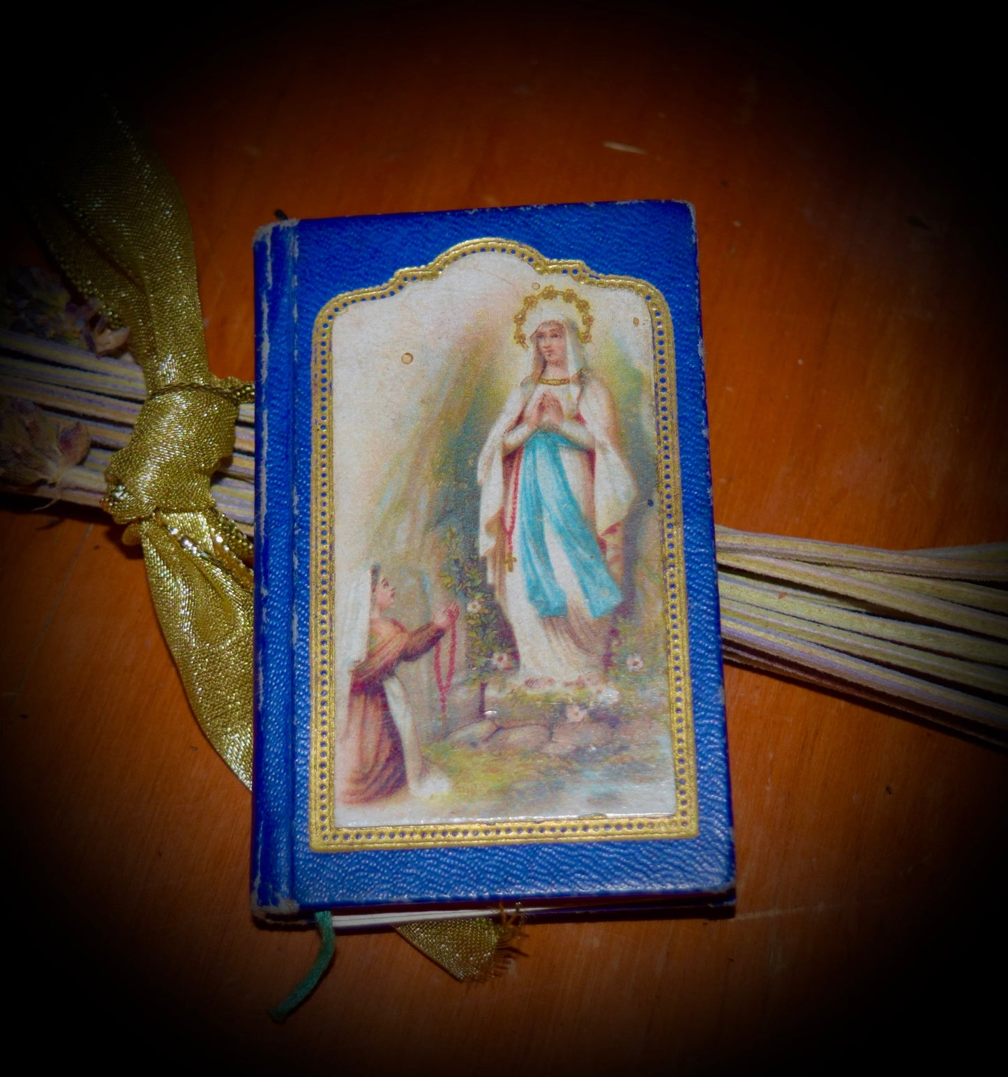 Miniature French Prayer Book For Children, "Bouquet Céleste"           Sku: B009