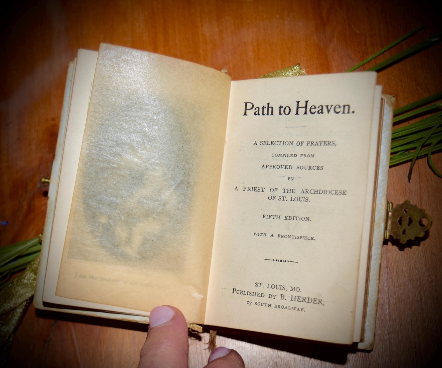 Celluloid Prayer Book with Cross, "Path to Heaven" (English) c.1909            Sku: R009