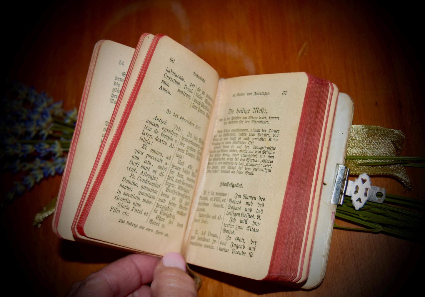 Antique German Prayer Book, "Schukengeloder" c.1800's     Sku: R011