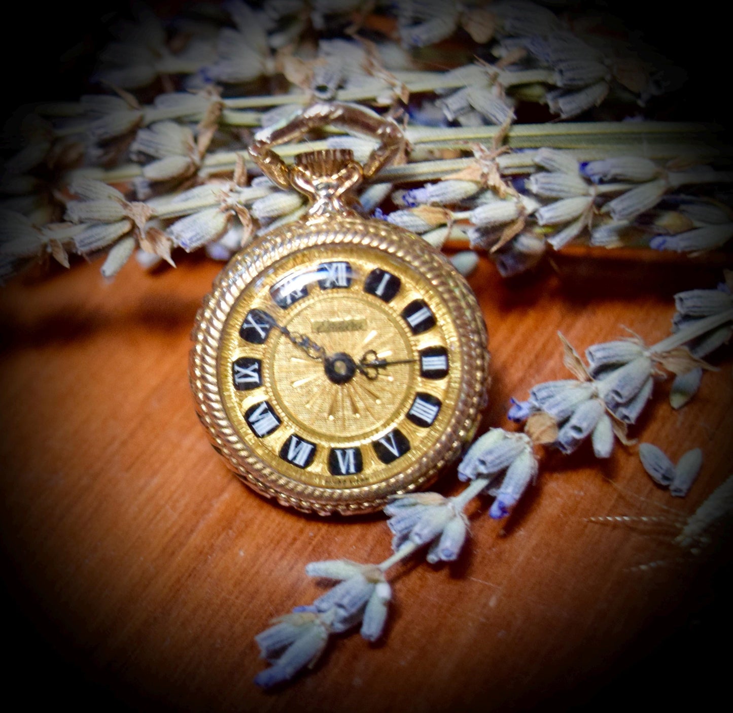 Vintage Endura Windup Swiss Pocket Watch Pendant        Sku: C298