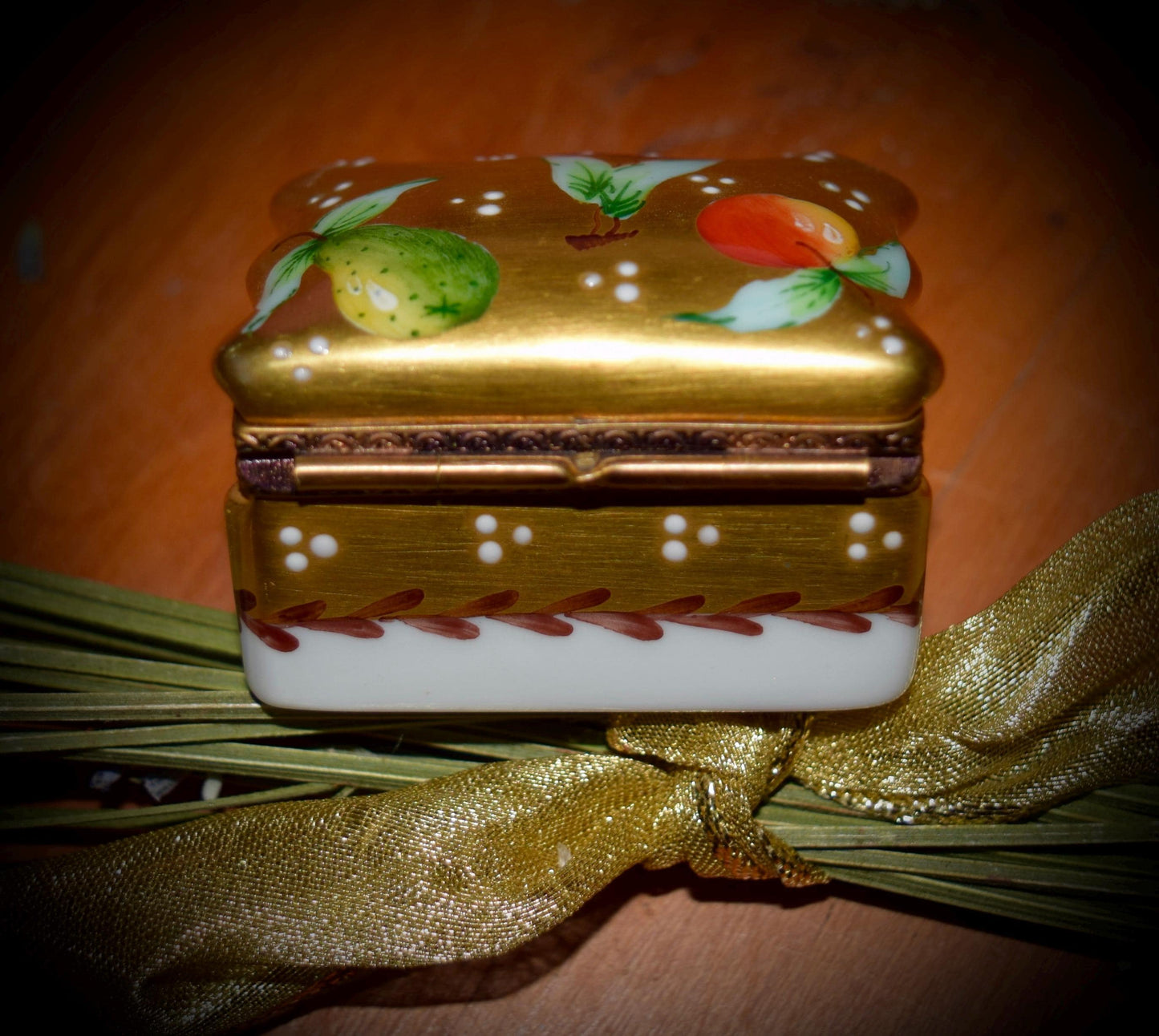 French Limoges 18k Gold Chamart Exclusive Fruit Box                 Sku: L349