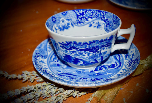 SPODE Set of 8 Teacups and Saucers Italian Design.     Sku: C237