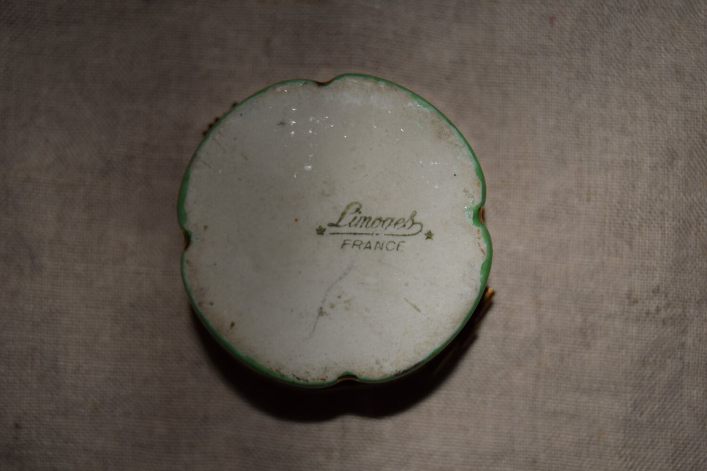 Vintage Limoges Box from France    Sku: L088