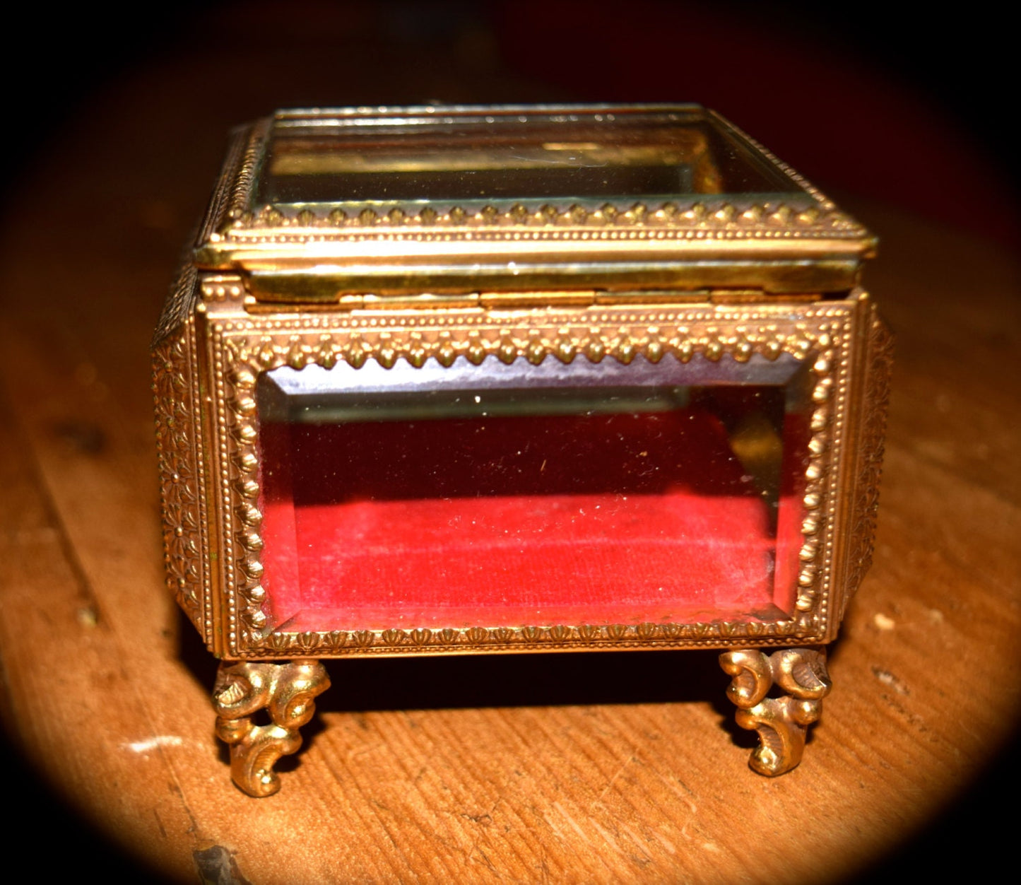 French Vintage Filigree Brass and Beveled Glass Jewelry Box With Hinged Lid       Sku: J031