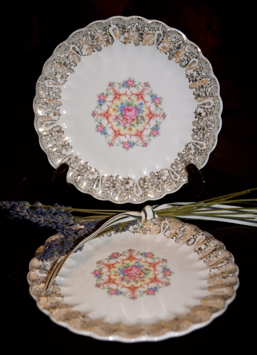 Set of 2 Butter Plates with 22K Gold Leaf     Sku: K169