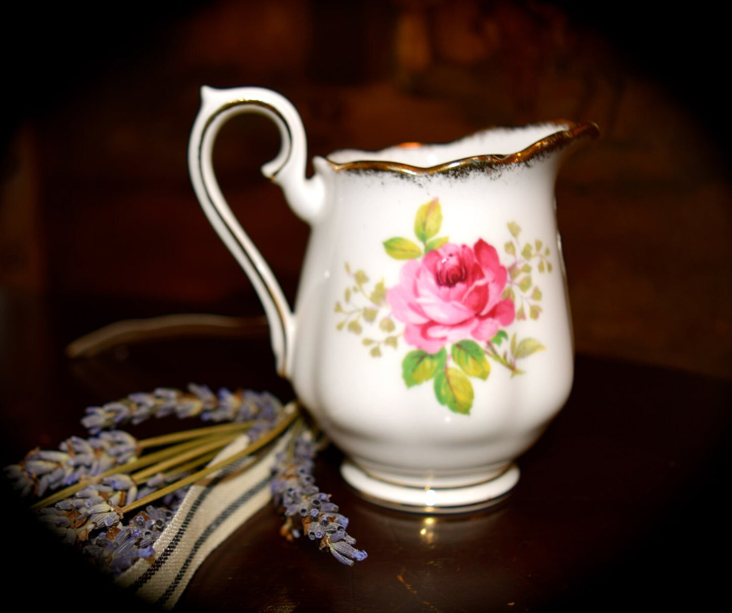 Vintage Royal Albert American Beauty Creamer, Made in England   Sku: K179