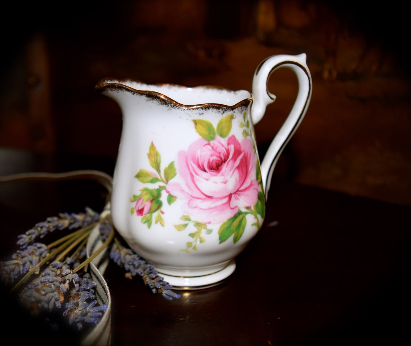 Vintage Royal Albert American Beauty Creamer, Made in England   Sku: K179