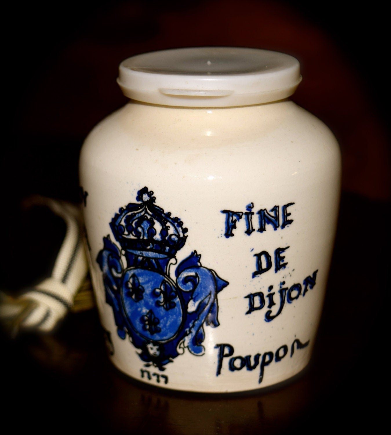 French Porcelaine Mustard Jar Marque et Modèle     Sku: C230