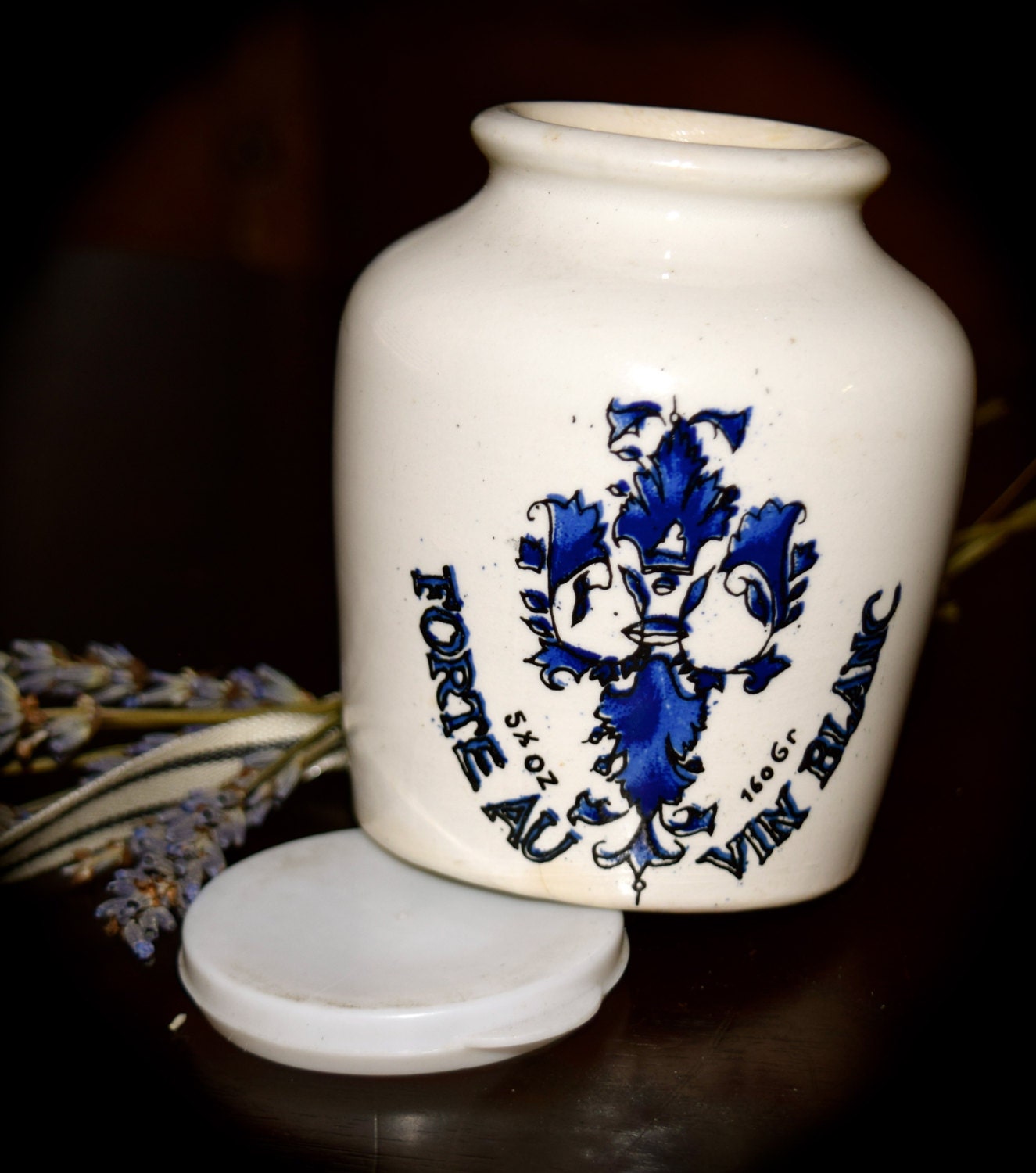 French Porcelaine Mustard Jar Marque et Modèle     Sku: C230